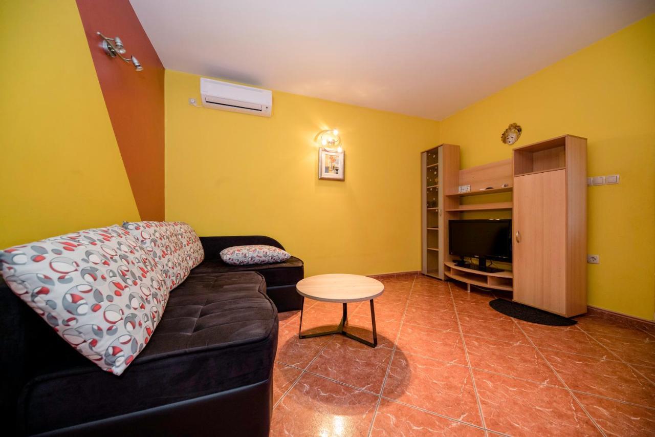 Apartamento Kuca Leonora Banjol Exterior foto
