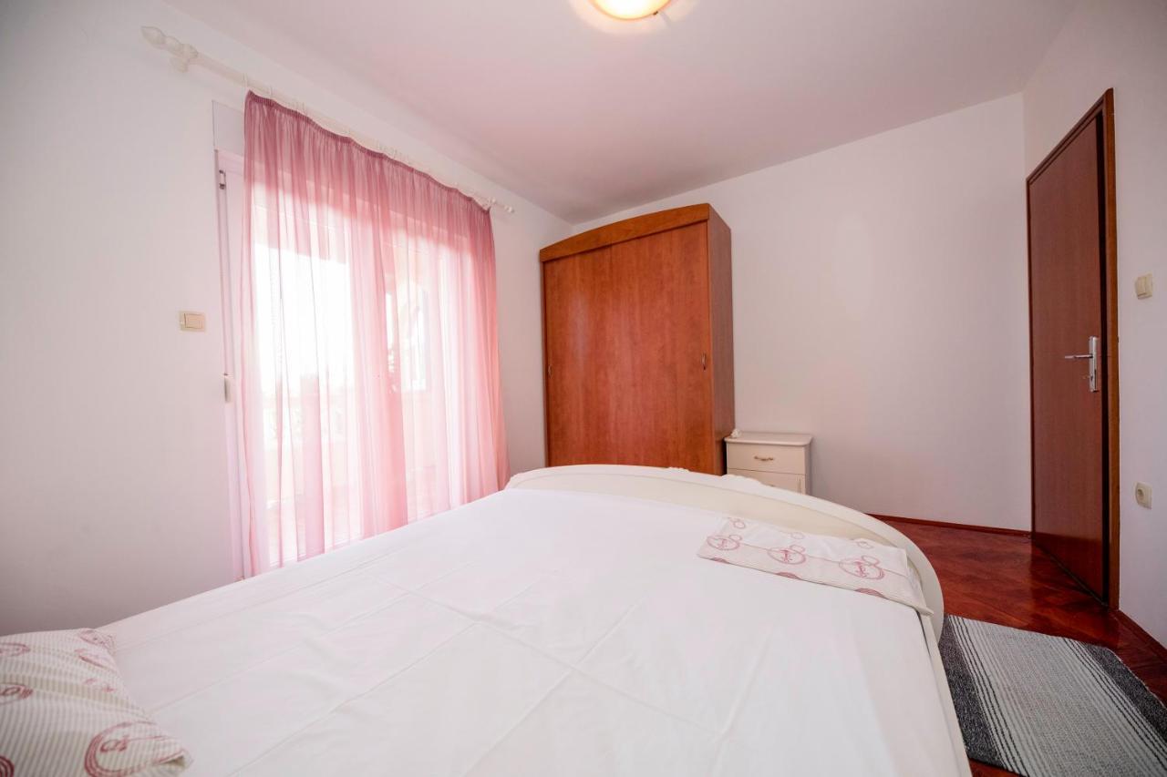 Apartamento Kuca Leonora Banjol Exterior foto
