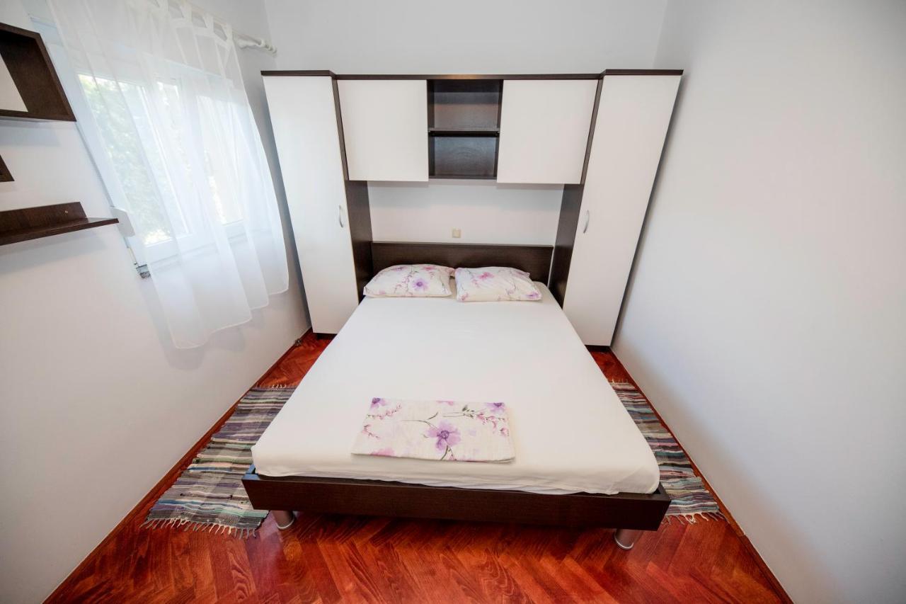 Apartamento Kuca Leonora Banjol Exterior foto