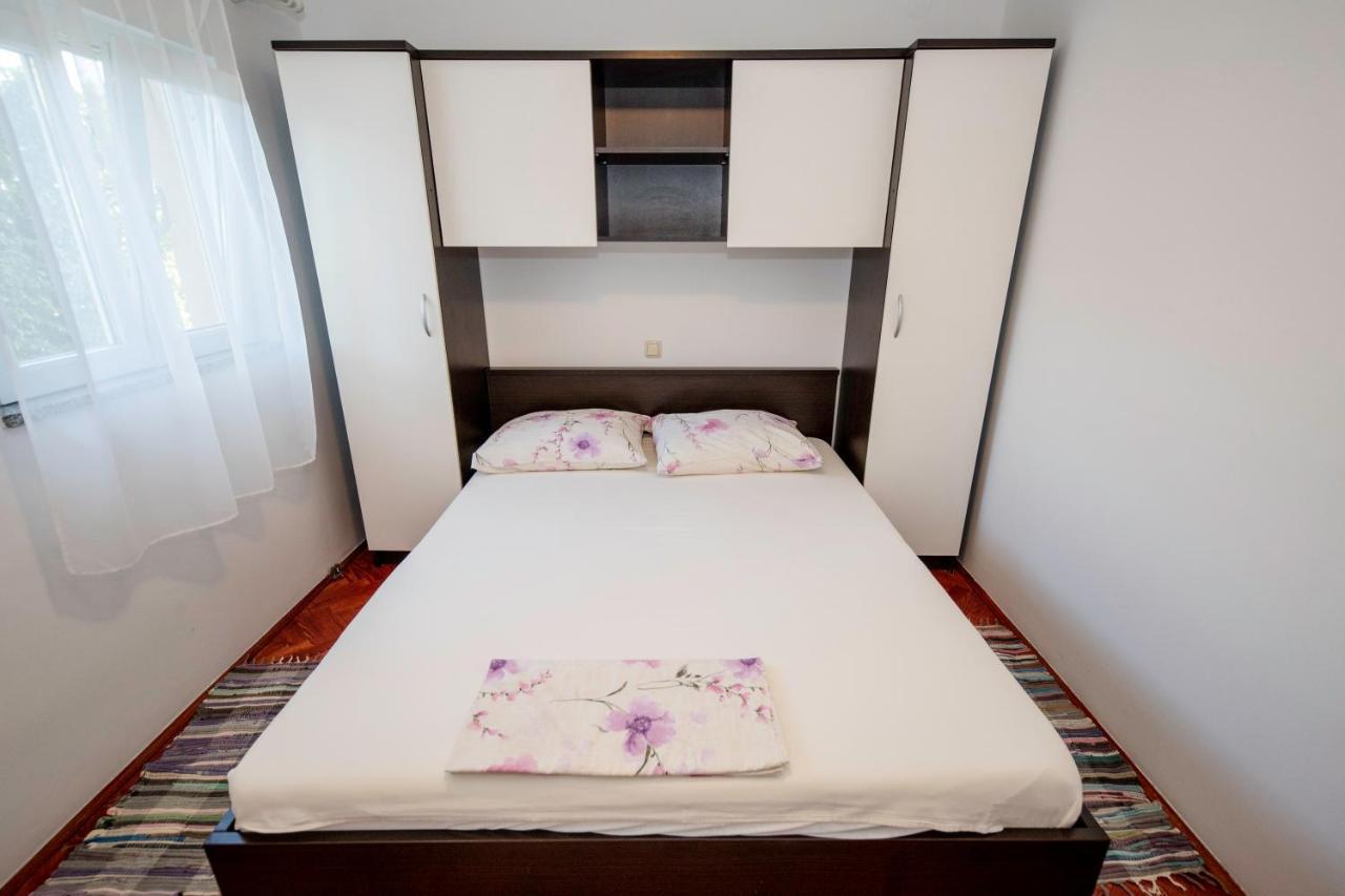 Apartamento Kuca Leonora Banjol Exterior foto