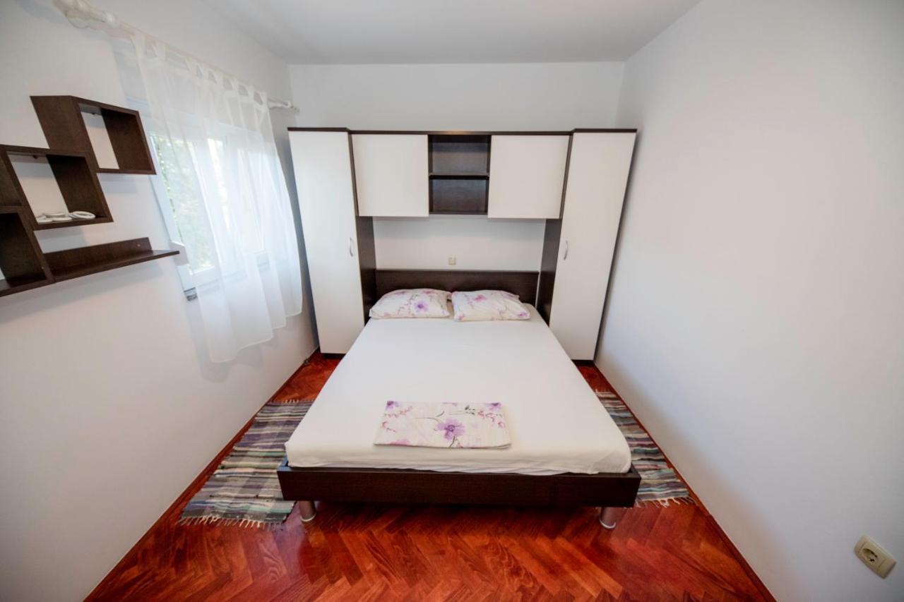 Apartamento Kuca Leonora Banjol Exterior foto