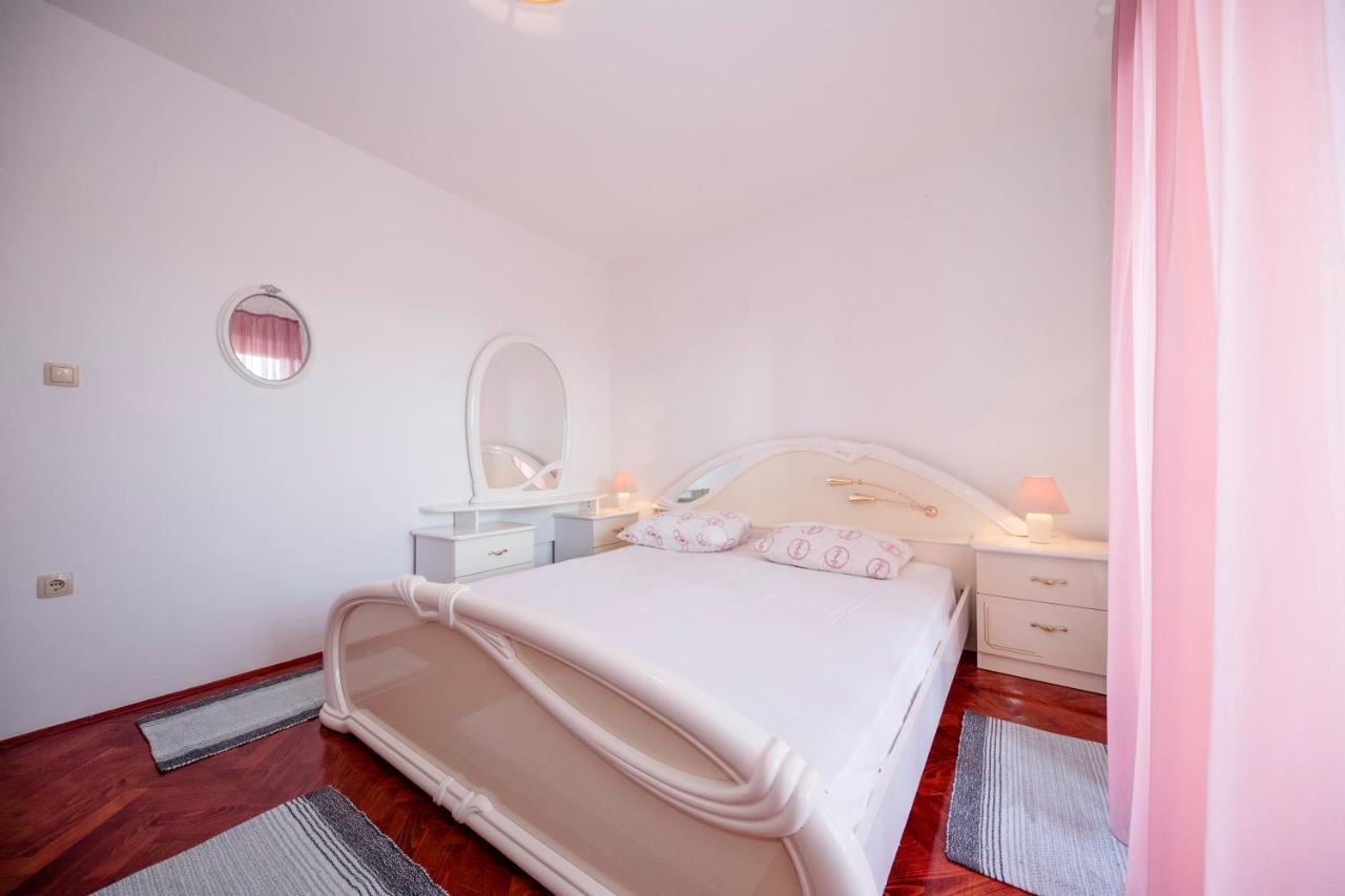Apartamento Kuca Leonora Banjol Exterior foto