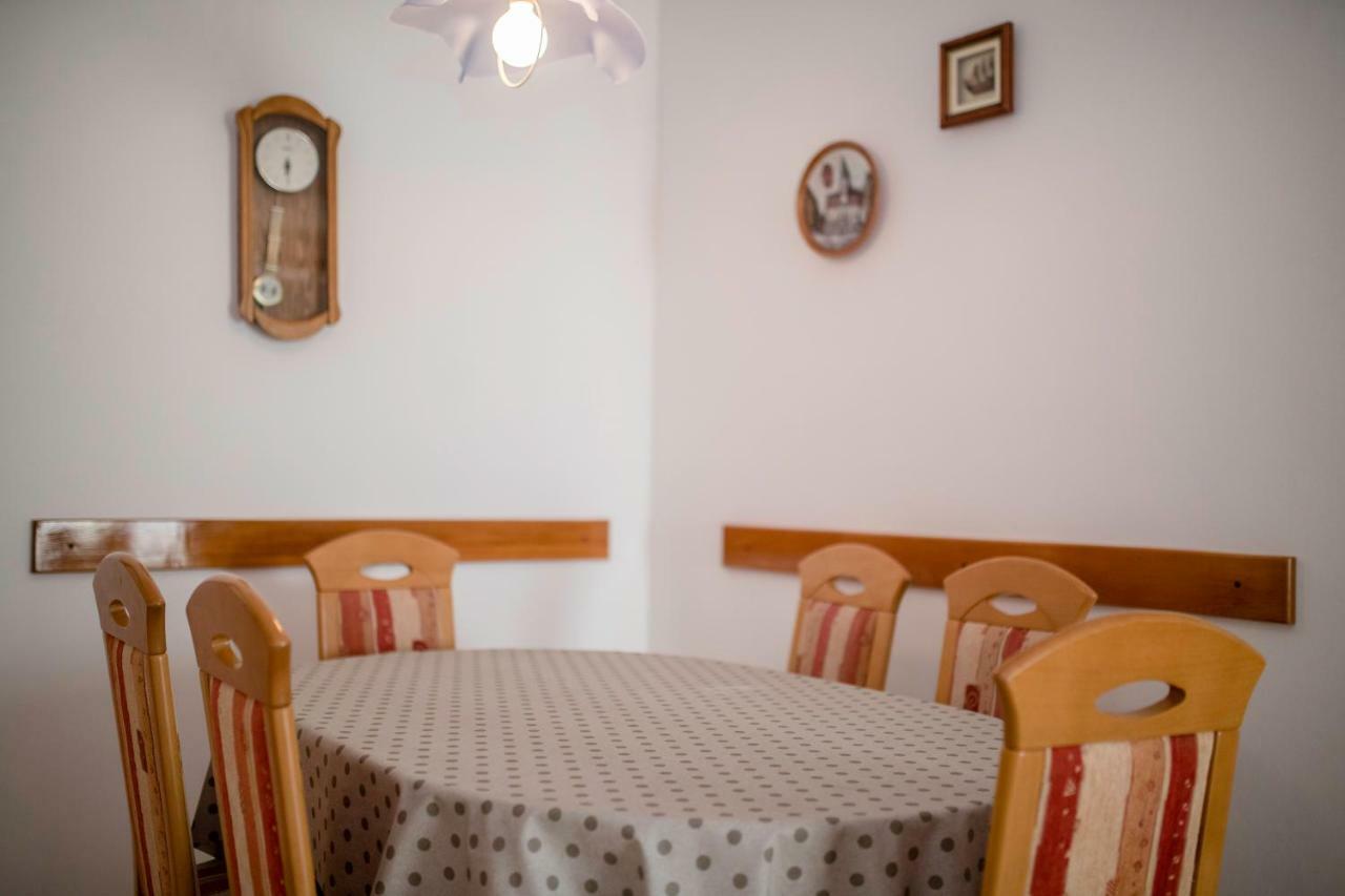 Apartamento Kuca Leonora Banjol Exterior foto