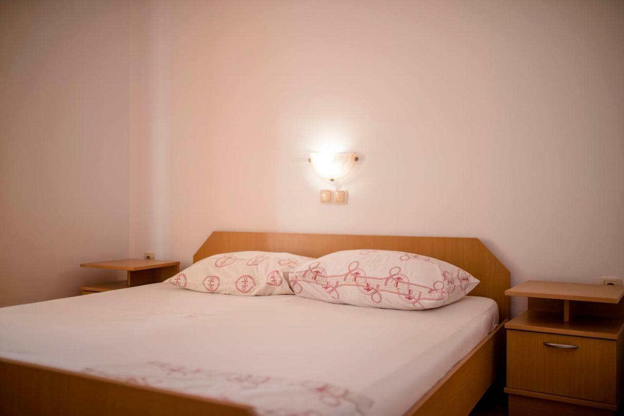 Apartamento Kuca Leonora Banjol Exterior foto