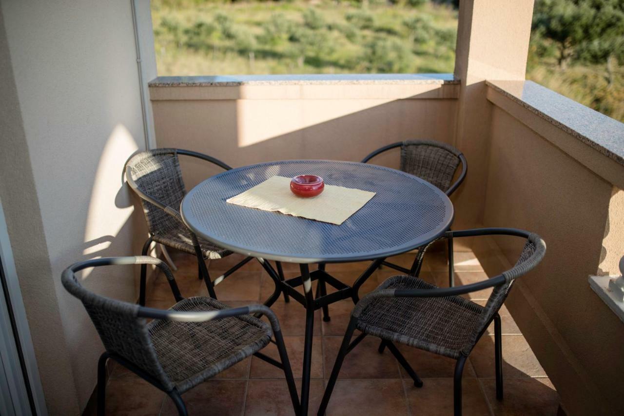 Apartamento Kuca Leonora Banjol Exterior foto