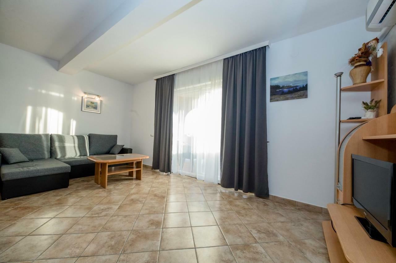 Apartamento Kuca Leonora Banjol Exterior foto