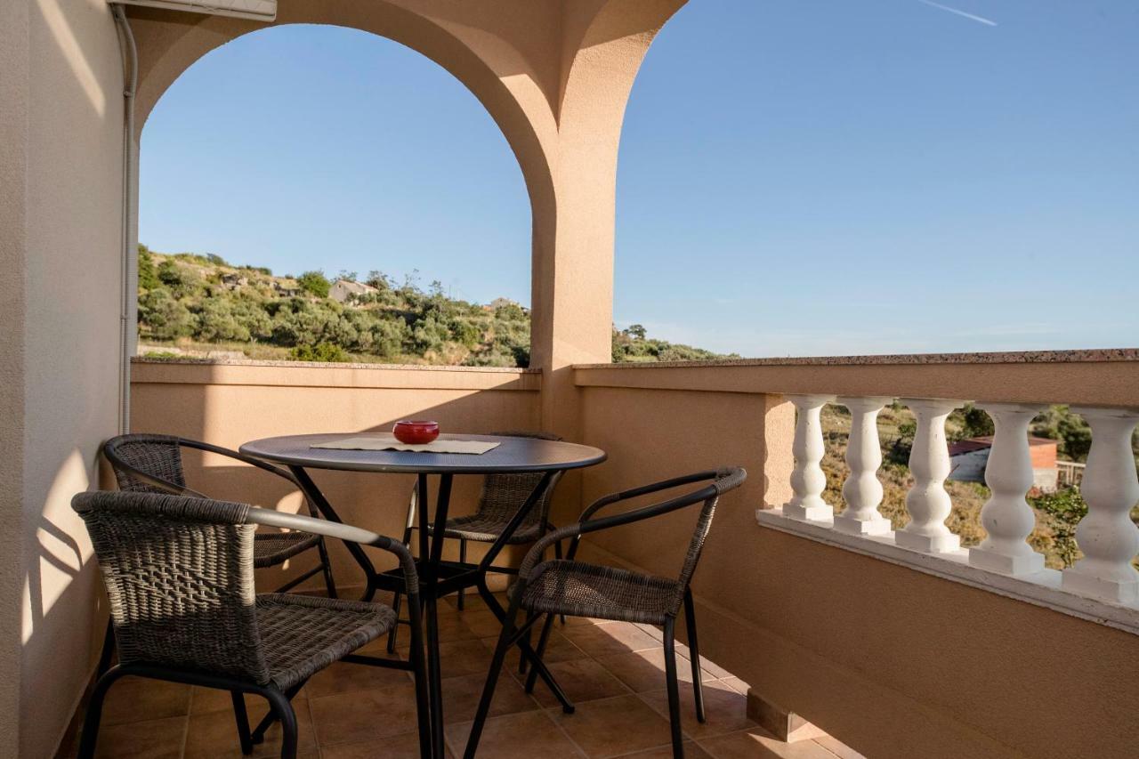 Apartamento Kuca Leonora Banjol Exterior foto