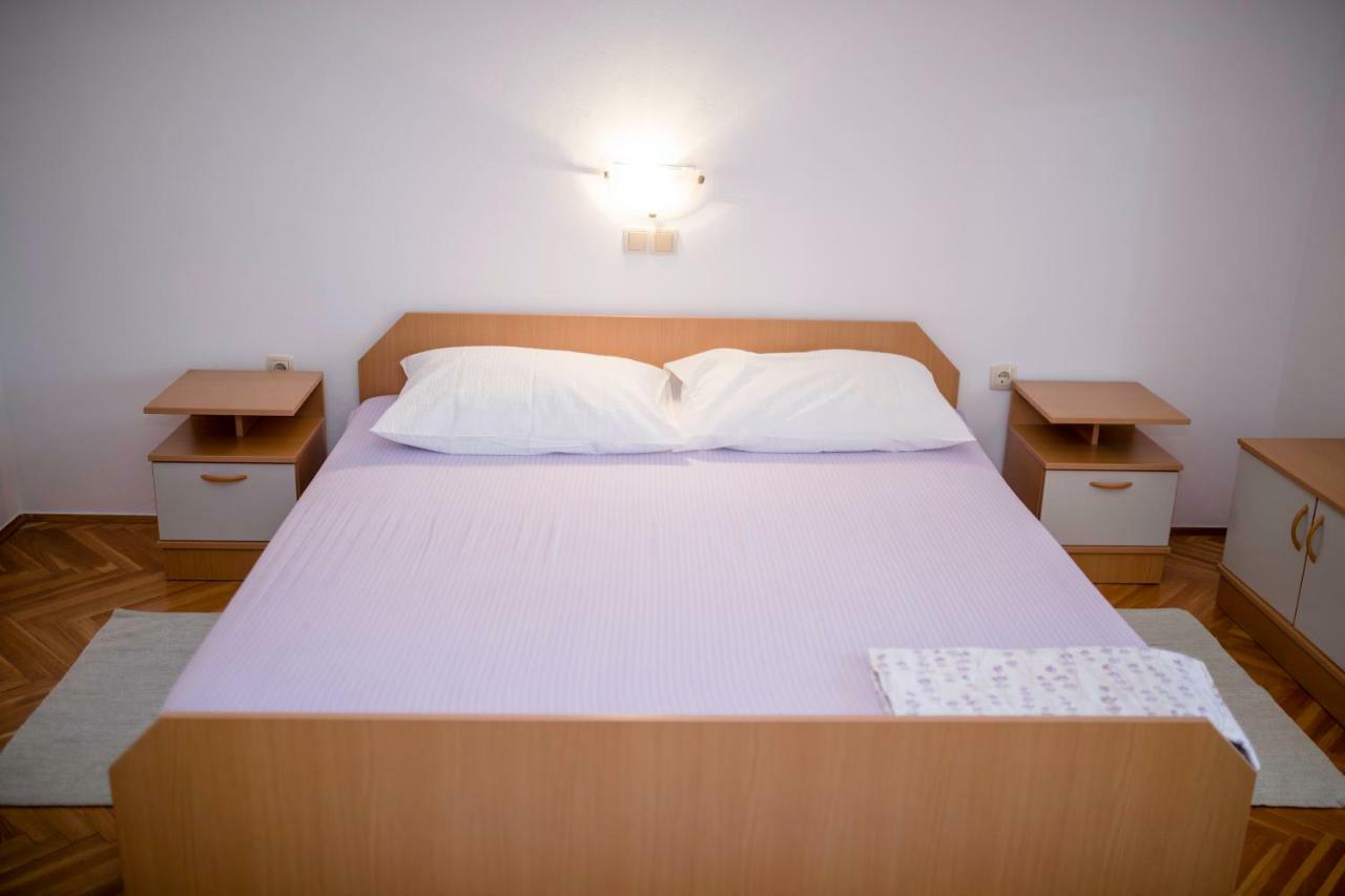 Apartamento Kuca Leonora Banjol Exterior foto